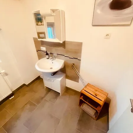 Alter Stall * Melzow